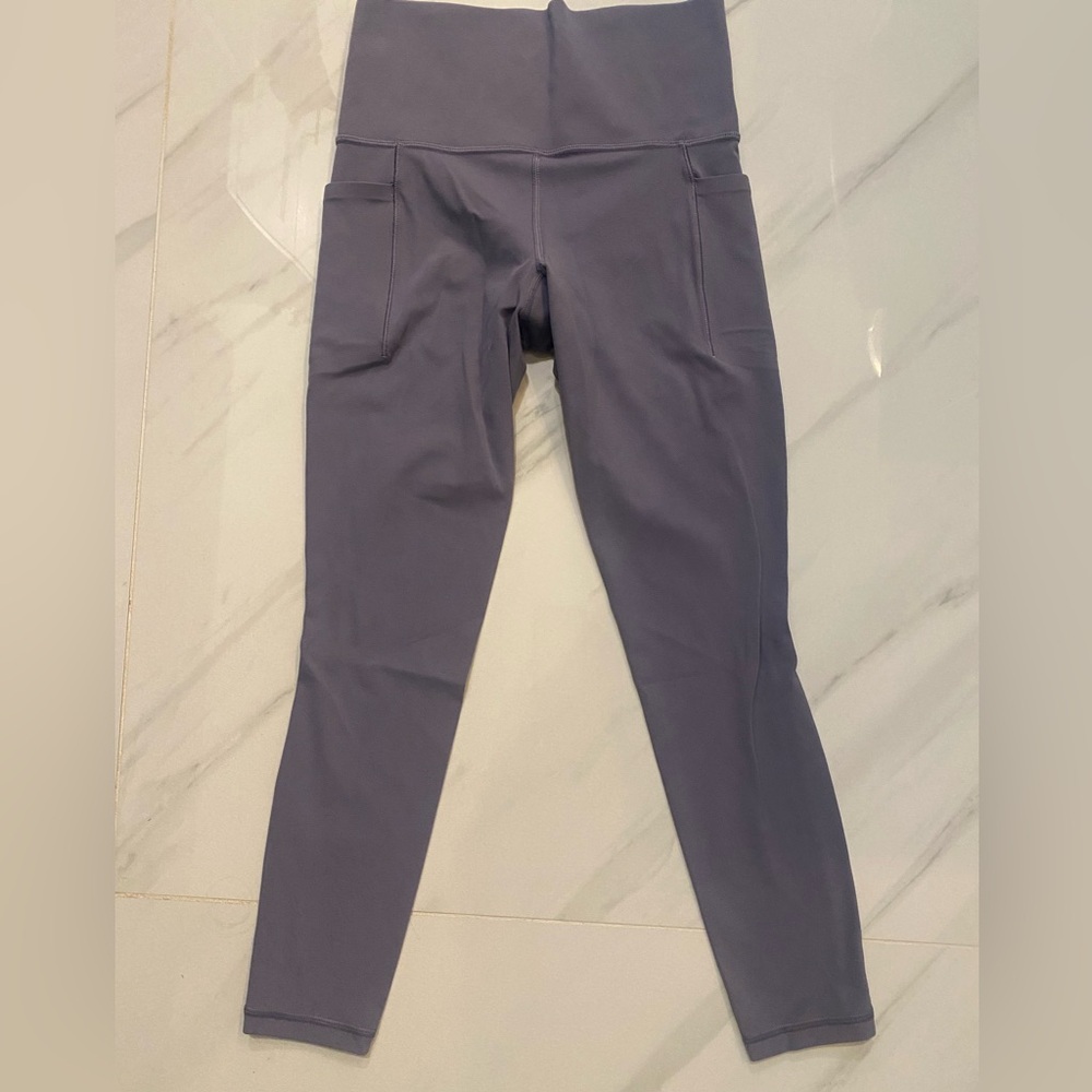 Athleta Salutation 7/8 tight